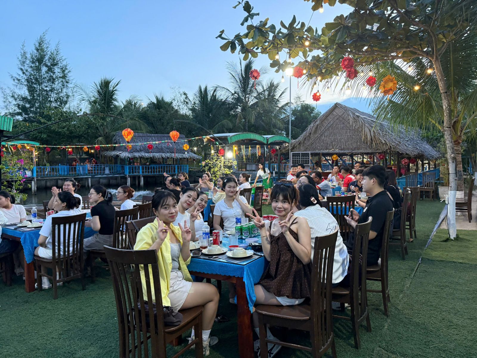 Bữa tiệc giao lưu và minigame Hava Travel