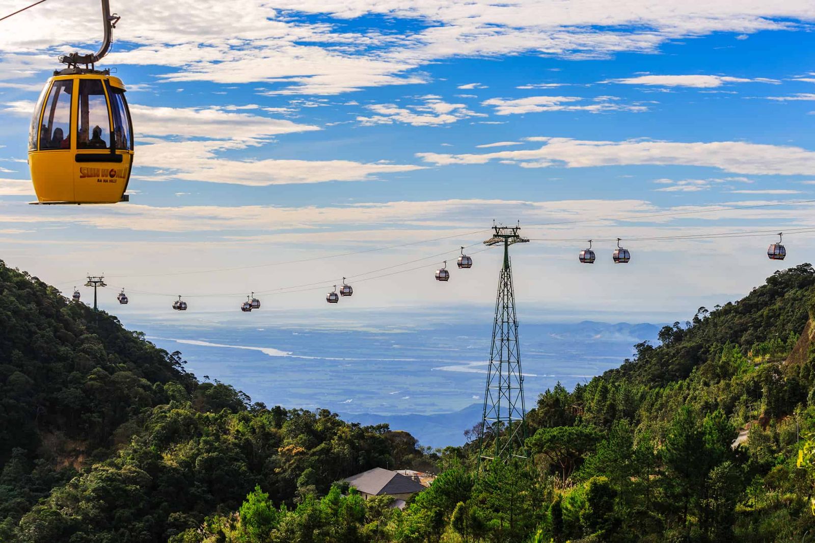 Trang trí Lễ Hội Giáng Sinh tại Làng Pháp
