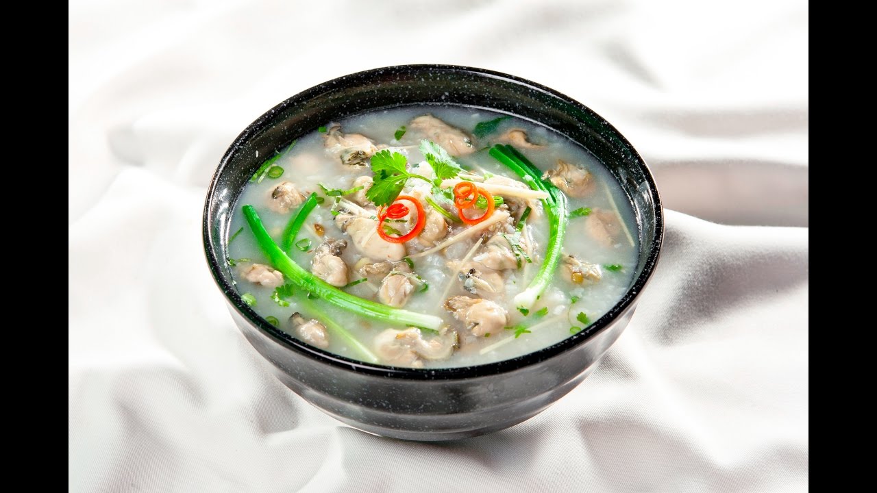 Cháo hàu nóng hổi bổ dưỡng tại Đà Nẵng
