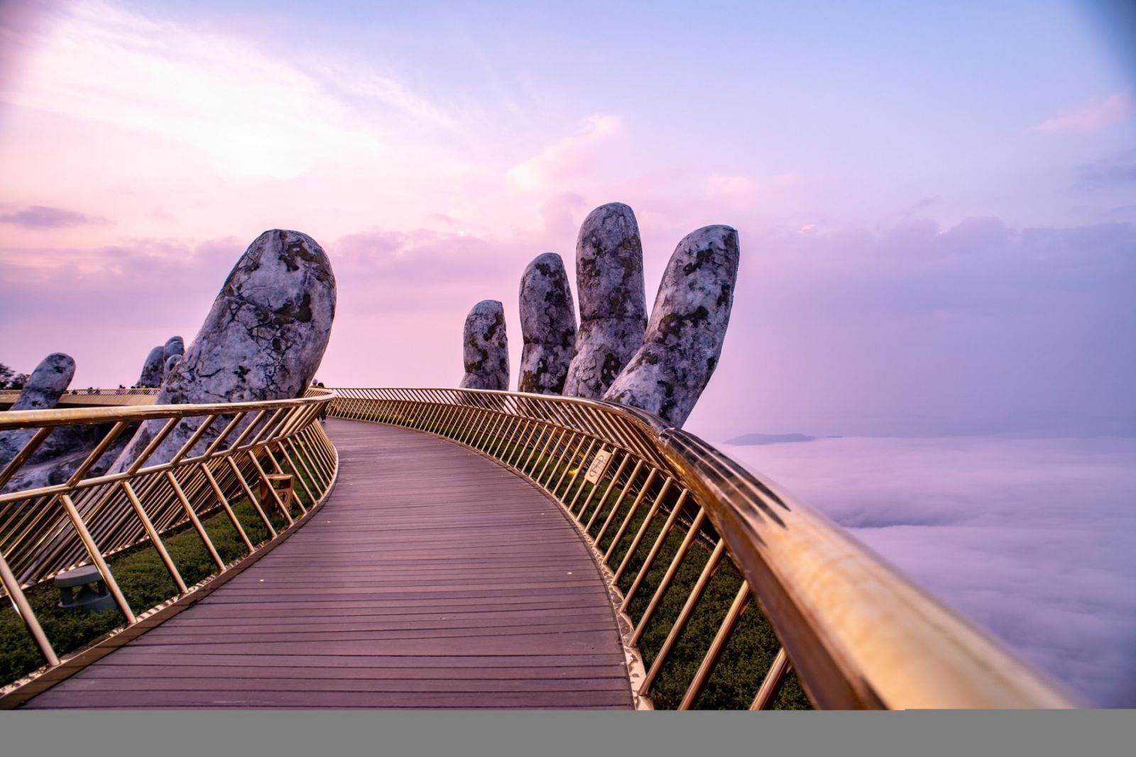 Check-in Cầu Vàng Bà Nà Hills