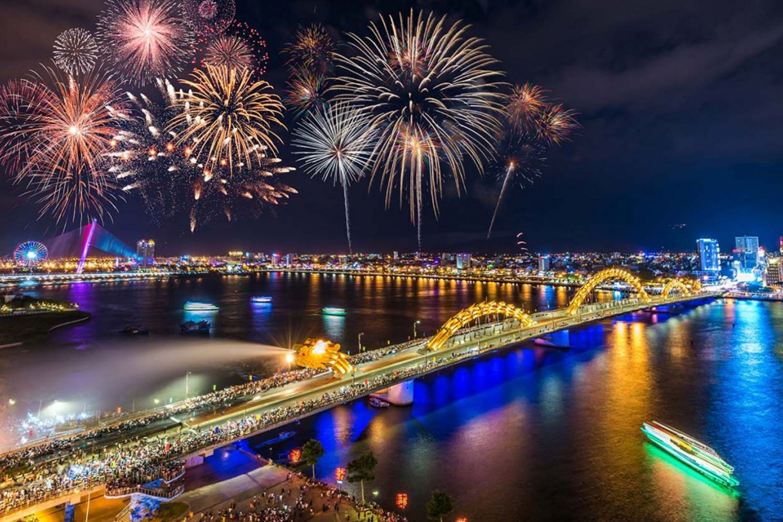 Cầu Rồng rực sáng trong chung kết pháo hoa Đà Nẵng 2026.