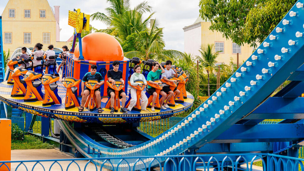Khu vui chơi giải trí và bảo tồn động vật VinWonders Nam Hội An