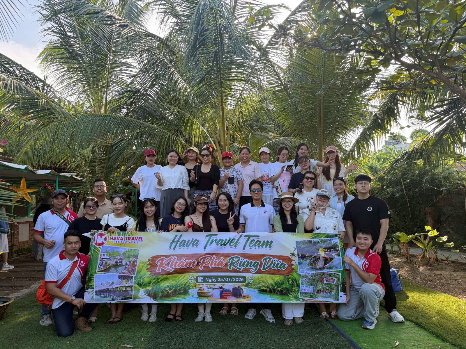 Tập thể Hava Travel khám phá Rừng Dừa Hội An